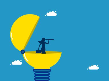 Yaratıcılık iş fırsatları yaratır. İş kadını dürbün vektörü kullanarak ampul konseptini açıyor
