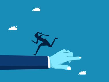 Tam tersini yap. İş kadını dev el işaretleriyle ters yöne gidiyor. Vektör