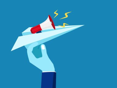 Pazarlama ve reklam. Kağıt uçak vektöründe bir megafonu tutan el.
