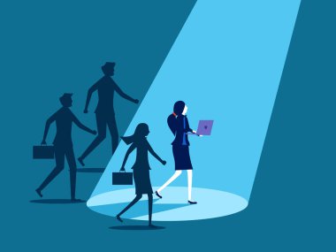 Ayırt edici. Işık, iş kadınlarına diğerlerinden farklı bir şekilde ışık tutar. vektör