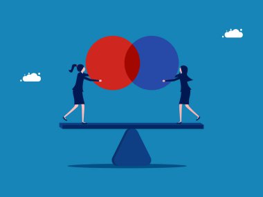 Faydaların dengesi. İki iş kadını tahterevalli vektöründe işbirliği yapıyor