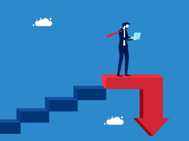 Borsada düşüş. İşadamı en üst vektörden inen oklarla merdivenlerden çıkıyor.