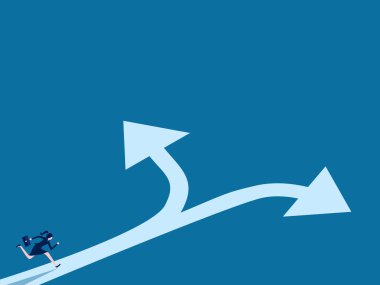 Kariyer yolunu seç. İş kadını yolda ok vektörü gibi ikiye ayrılıyor.