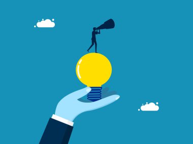 Yeni geleceğe bakıyorum. Dürbün vektörüyle ampulün üzerinde duran iş adamı