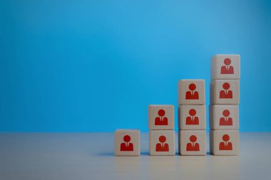 İnsanlar adım adım, takım büyümesi konsepti, iş dünyası lideri, takım çalışması