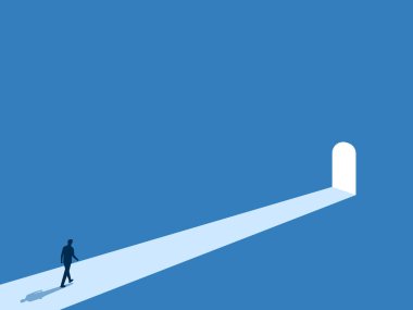 Yeni kariyer fırsatı, iş adamı kapıya doğru yürür