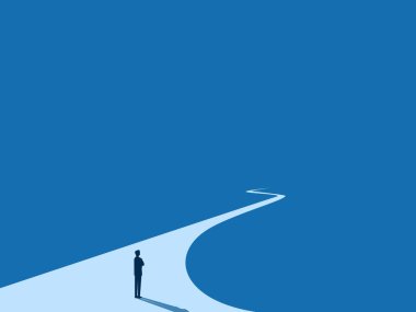 Uzun bir yolu ve kariyer konsepti olan kendine güvenen bir iş adamı.