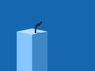 Yüksek Binadaki Riskleri Değerlendiren İşadamı
