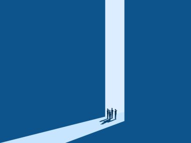 İşadamı Ekibi Büyük Kapı Parıltısı 'nın Önündeki Geleceğe Emin Bir Bakıyor