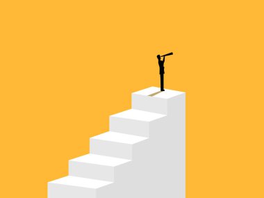 Hedeflerine ve görevlerine ulaştı. İşadamı merdivenin başında duruyor.