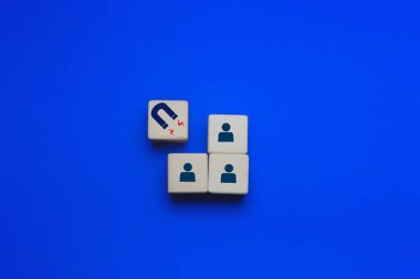 Müşteri Saklama, Dijital Pazarlama, İş İnsanları Mıknatıslar Tarafından Çekiliyor