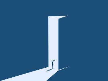 İş adamı büyük açık kapıda karşılamak için fırsatlar arıyor.