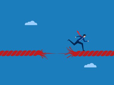 Kriz, tehlikede olan hayat, kopmak üzere olan bir ipte koşan iş adamı.