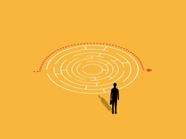 İş adamı dolaylı olarak düşünür, labirenti başarıyla çözer.