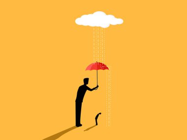 Sigortacı, yağmuru işadamlarına korumak için şemsiye tutuyor.