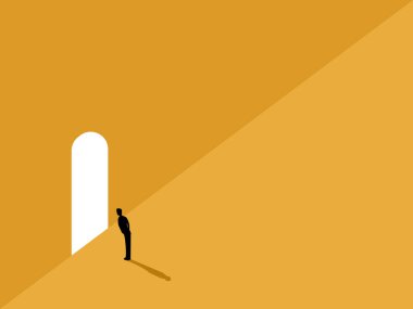 Bir işadamı kapıya bakıyor.