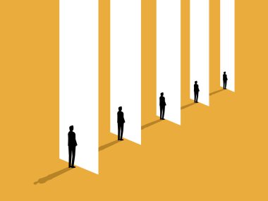 İşadamı birden fazla kapıdan bakıyor, kimliğini yansıtıyor.