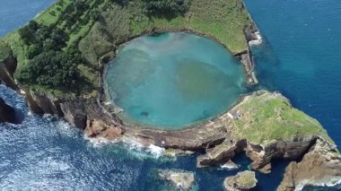 Portekiz, Azores 'deki Vila Franca do Campo Adası Tropikal Cenneti' nin Hava Görüntüsü