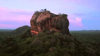 Sri Lanka 'daki Aslan Kayası - Antik Kale ve UNESCO Miras Alanı