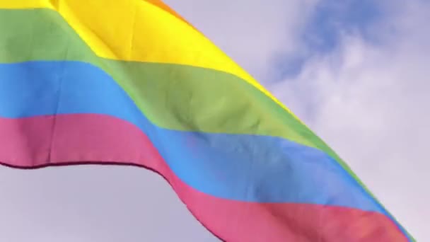Gay Bandera Cielo Fondo — Vídeos de Stock