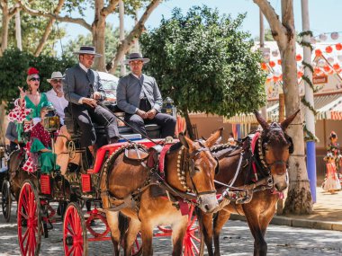 Seville, İspanya - 26 Nisan 2023: Nisan Fuarı (Feria de Abril), Sevilla Fuarı (Feria de Sevilla), Endülüs, İspanya