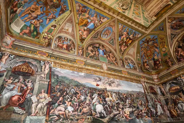 Vatikan Müzeleri 'nin Palazzi Pontifici Sarayı' ndaki Sala di Costantino 'nun (Konstantin Salonu) duvarlarını ve tavanını kaplayan görkemli Rönesans freskleri. Eserde, İmparator Konstantin 'in yaşamından sahneler tasvir ediliyor.