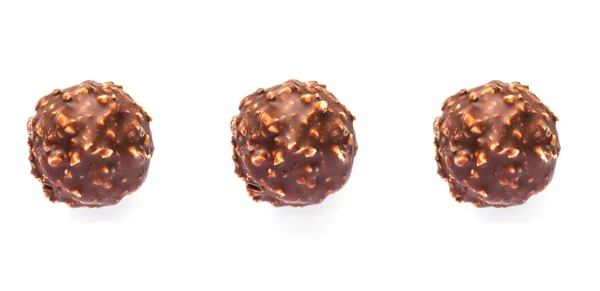 Tre Välsmakande Choklad Godis Isolerad Vit Bakgrund Närbild — Stockfoto
