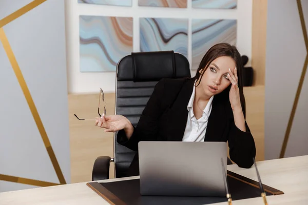 Angry stressed young business woman annoyed with computer problem, office worker hates stuck laptop, sad lady frustrated about bad online news, data loss, software failure