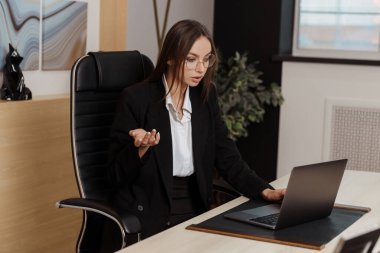 Angry stressed young business woman annoyed with computer problem, office worker hates stuck laptop, sad lady frustrated about bad online news, data loss, software failure