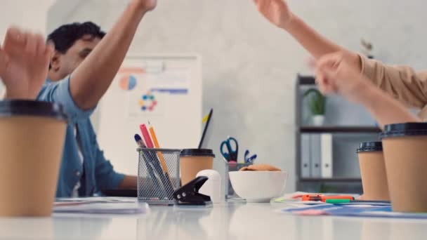 Team Creative Office Jubler Med Lægge Hænderne Sammen Coworking Space – Stock-video