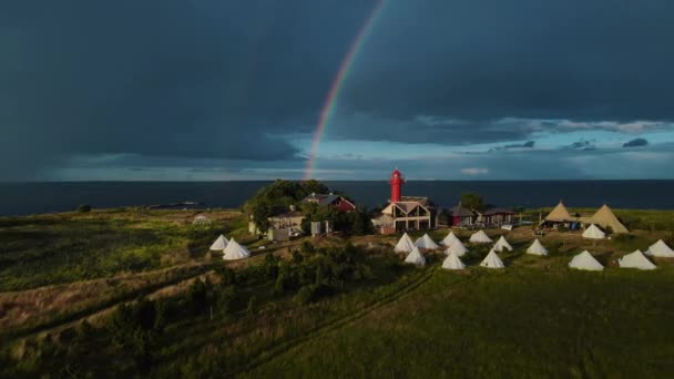 Camping Place Deszczowy Dzień Natura Dwa Tęcze Obóz — Wideo stockowe