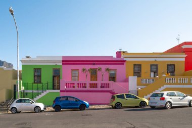 Cape Town, Güney Afrika - 31 Ağustos 2022: Bo-Kaap, Cape Town 'da eskiden parlak renkli evleriyle bilinen bir bölge.