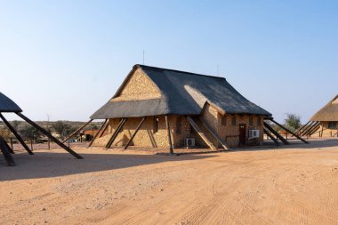 Askham, Güney Afrika - 03 Eylül 2022: Twee Rivieren, Güney Afrika 'daki Kgalagadi Transfrontier Park' ın en büyük dinlenme kampı ve yönetim merkezi.