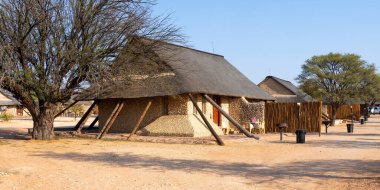 Askham, Güney Afrika - 03 Eylül 2022: Twee Rivieren, Güney Afrika 'daki Kgalagadi Transfrontier Park' ın en büyük dinlenme kampı ve yönetim merkezi.