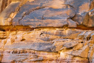 Jabal Ikmah, UNESCO açık hava kütüphanesi, Suudi Arabistan 'ın Alula kentindeki kumtaşı kayalara oyulmuş, eski uygarlığın antik sözcüklerini ve yazıtlarını koruyor.
