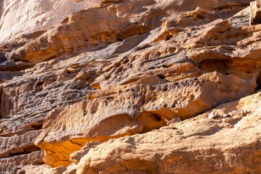 Jabal Ikmah, UNESCO açık hava kütüphanesi, Suudi Arabistan 'ın Alula kentindeki kumtaşı kayalara oyulmuş, eski uygarlığın antik sözcüklerini ve yazıtlarını koruyor.