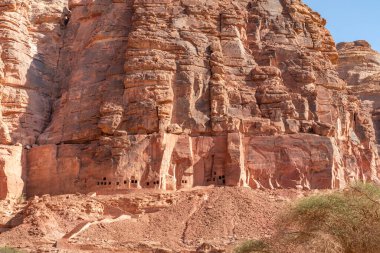 Dadan arkeolojik sahasında kayalara oyulmuş antik kalıntılar, tarihi kayıp bir medeniyetin mirası, AlUla, Suudi Arabistan