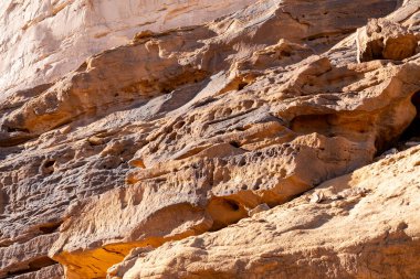 Jabal Ikmah, UNESCO açık hava kütüphanesi, Suudi Arabistan 'ın Alula kentindeki kumtaşı kayalara oyulmuş, eski uygarlığın antik sözcüklerini ve yazıtlarını koruyor.