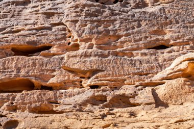 Jabal Ikmah, UNESCO açık hava kütüphanesi, Suudi Arabistan 'ın Alula kentindeki kumtaşı kayalara oyulmuş, eski uygarlığın antik sözcüklerini ve yazıtlarını koruyor.