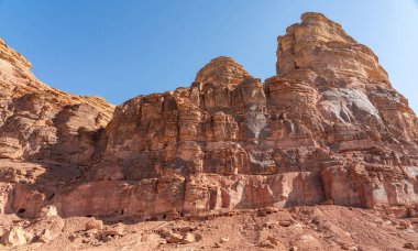 Dadan arkeolojik sahasında kayalara oyulmuş antik kalıntılar, tarihi kayıp bir medeniyetin mirası, AlUla, Suudi Arabistan
