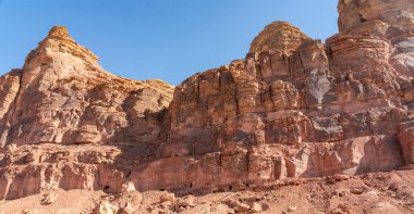 Dadan arkeolojik sahasında kayalara oyulmuş antik kalıntılar, tarihi kayıp bir medeniyetin mirası, AlUla, Suudi Arabistan