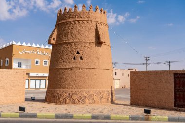 Ushaiqer, Suudi Arabistan - 14 Aralık 2024: Suudi Arabistan 'ın Ushaiqer köyündeki Antik Geleneksel Çamur Binalarına bakış