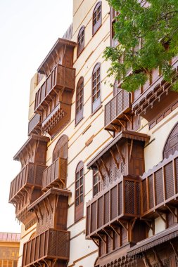 Al Balad 'ın mimari mücevherleri, Suudi Arabistan' ın tarihi kalbi şehrin zengin kültürel mirasını korumak için durgun ve yıpranmış olarak duruyor.