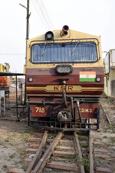 하리아나의 Kalka Haryana 2022 인도의 장난감 기관차가 시간에 기차역에서 심일라 — 스톡 사진