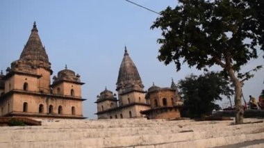 Orchha, Madhya Pradesh, Hindistan, Orchha kayıp şehir Hindistan, Hindistan arkeolojik siteleri Kraliyet Cenotapları 'nın Sabah Görüşü
