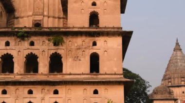 Orchha, Madhya Pradesh, Hindistan, Orchha kayıp şehir Hindistan, Hindistan arkeolojik siteleri Kraliyet Cenotapları 'nın Sabah Görüşü
