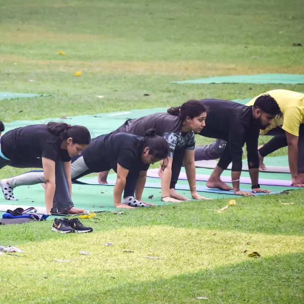 Nova Deli Índia Junho 2022 Grupo Yoga Aula Exercício Surya — Fotografia de Stock