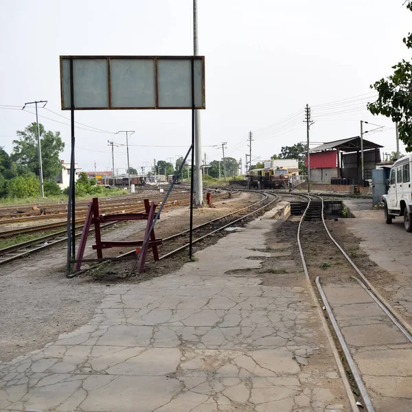 View Toy Train Railway Tracks Middle Daytime Kalka Railway Station — Stock Photo, Image