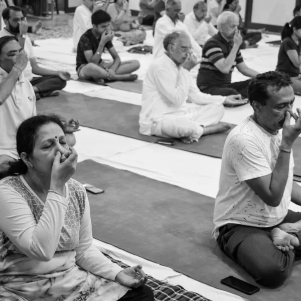 Delhi India Junio 2022 Grupo Sesión Ejercicios Yoga Para Personas — Foto de Stock