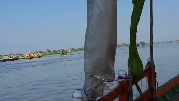 Yamuna Rivier Uitzicht Vanaf Boot Dag Bij Vrindavan Krishna Tempel — Stockvideo
